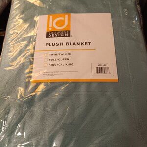 Intelligent Design Plush Luxury Blanket, Teal/Aqua Twin/Twin XL NEW Sealed !!